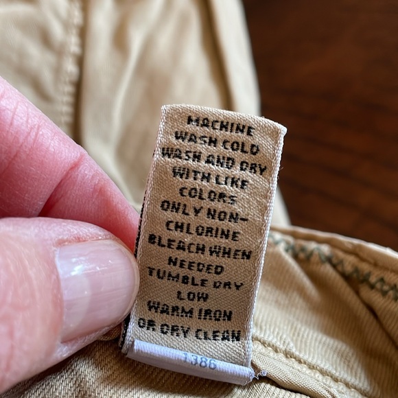 Men’s waist size 31 cargo shorts, 100% cotton in tan color-Banana Republic - Picture 4 of 4